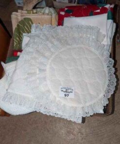 Towels, Table dressings and linens - Assorted