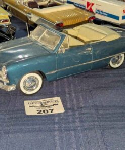 Maisto 1949 Ford Convertible 1/18 scale