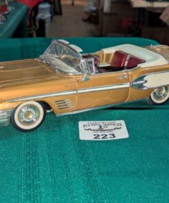 1958 diecast Bonneville model 1:18 scale