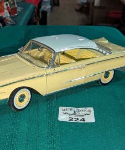 1960 Ford Starliner Diecast model