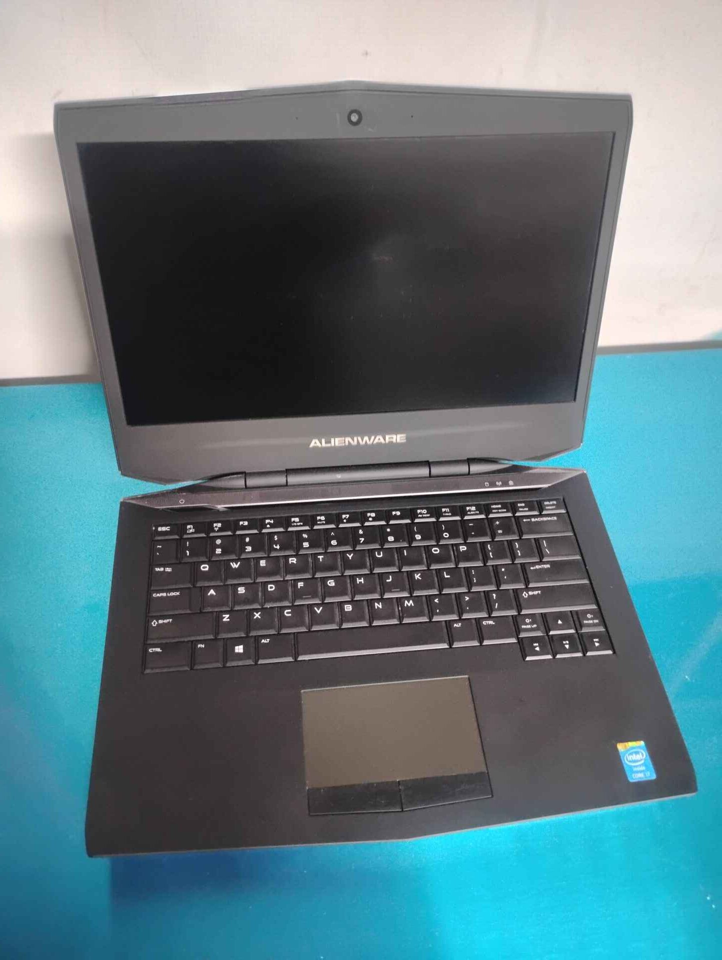 Dell Alienware gaming computer pictures for specs needs battery comes with power cord