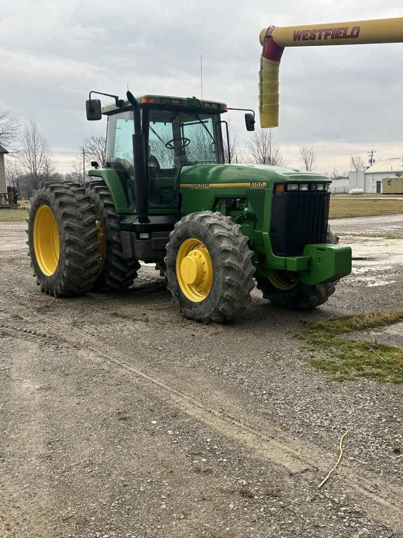John Deere 8100