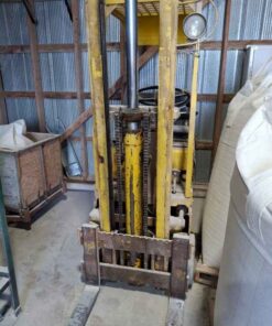 Clarke 2000 lbs Forkllift