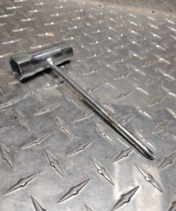 Scrench style tool with star