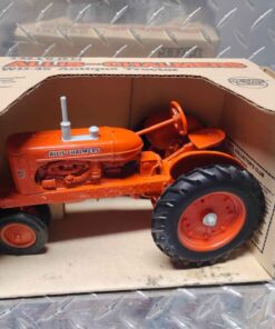 1/16 scale Allis Chalmers WD-45 highly detailed die cast metal with steerable front end, metal wheel rims and rubber tires & rear hitch