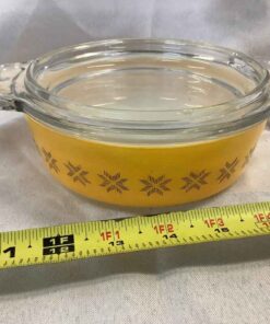 Pyrex 1 pint Casserole with Lid