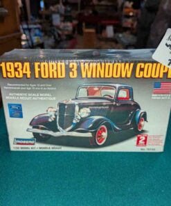 Lindberg 1934 Ford 3 Window coupe model 1/32 scale