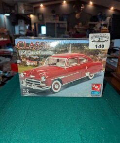 AMT Ertl Classic 1951 Chevy Fleetline model kit