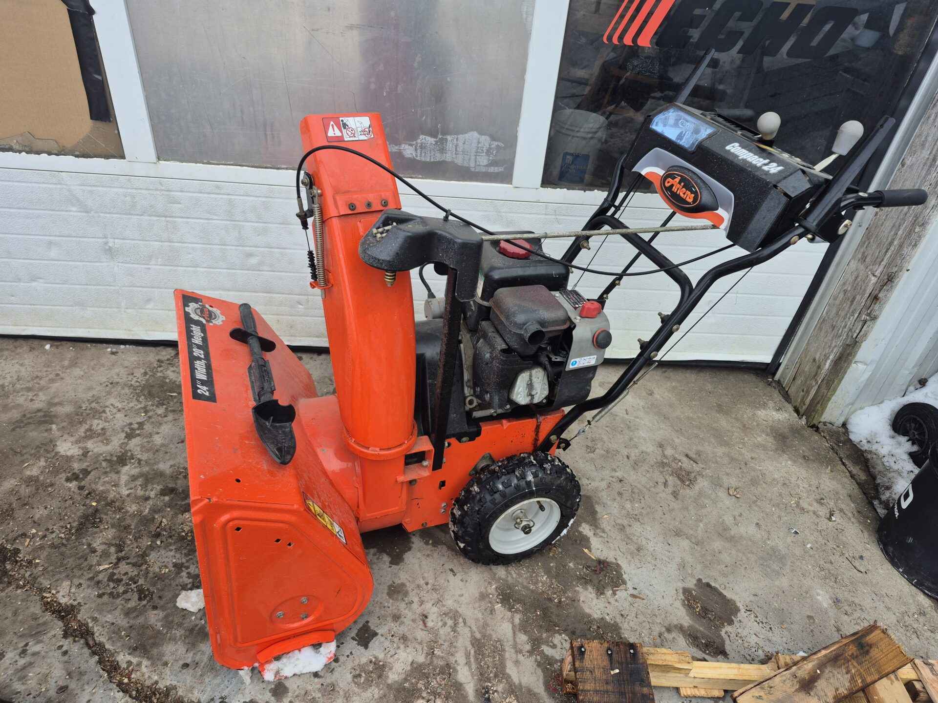 Ariens 24" 9.5 series briggs and Stratton engine