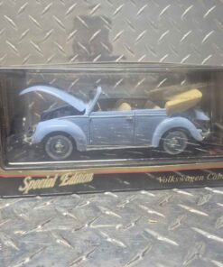 1951 Volkswagen Cabriolet...nice detail 1:18 scale