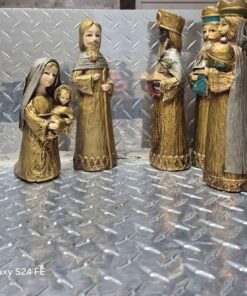 Joseph and Mary with the 3 wisemen figurines