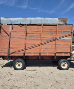 Forage wagon.... selling for parts..... excellent under carriage