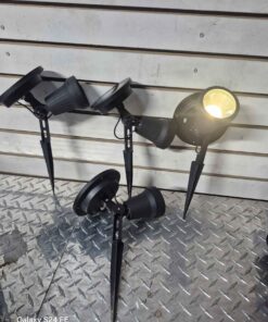 Solar outdoor round die-cast projection spotlight