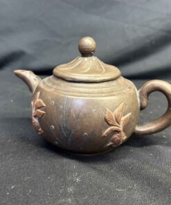 483 - Vintage Chinese Yixing Zisha clay teapot