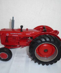 International I-D9 tractor from Farm Show 1993 1/16 scale