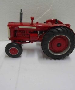 International 650 1/16 scale