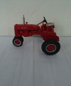 McCormick Farmall B 1/16 scale