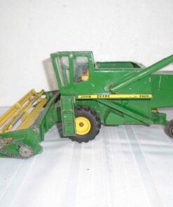 John Deere 6600 Combine 1/24 scale (Needs Restoration)