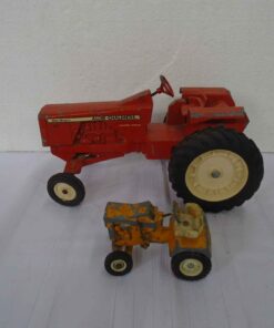 Allis Chalmers 190 & B110 Lawn and Garden Tractor 1/16 scale (need restoration)