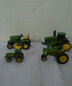 John Deere Lawn & Garden Tractor 1/32 scale, John Deere Track Machine, 720 1/64 scale & Micro Tractor