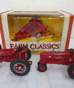 Farmall Super MTA, National Farm Toy Show and Farmall 300 & McCormick 1 -PR Picker 1/43 scale