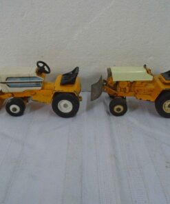 International Lawn & Garden Tractors with blades 1/16 scale