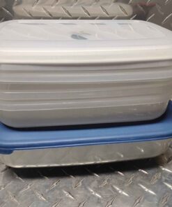 4 larger oblong containers with lids