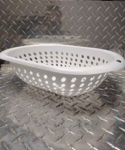 Oblong colander