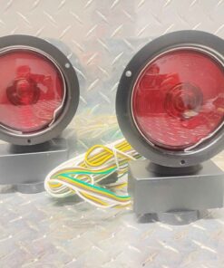 Magnetic towing light set