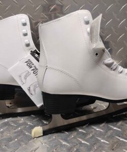 Size 38 figure skates