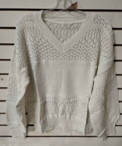 Pull over sweater... appears to be XL or bigger