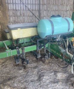 30” 4 row, No-Till John Deer 7000 Planter