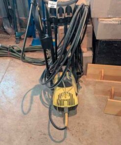 Karcher 320 Pressure washer