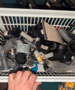 Plumbing connections/Plastic basket