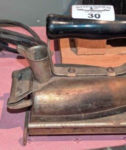 Vintage 'Hotpoint Model R Edison Electric' iron