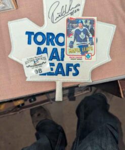 Ricky Vaive Trading card and autographed emblem