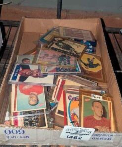 Dave Keon, Roger Crozier, Eddie Shack & Assorted vintage hockey cards