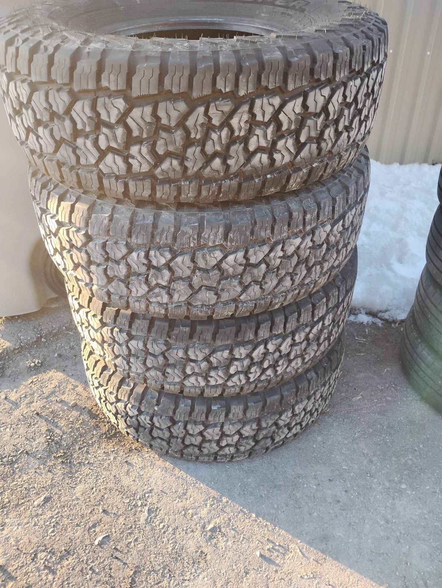 LT 285/75 R16 Cooper tire like new still has the knobbies