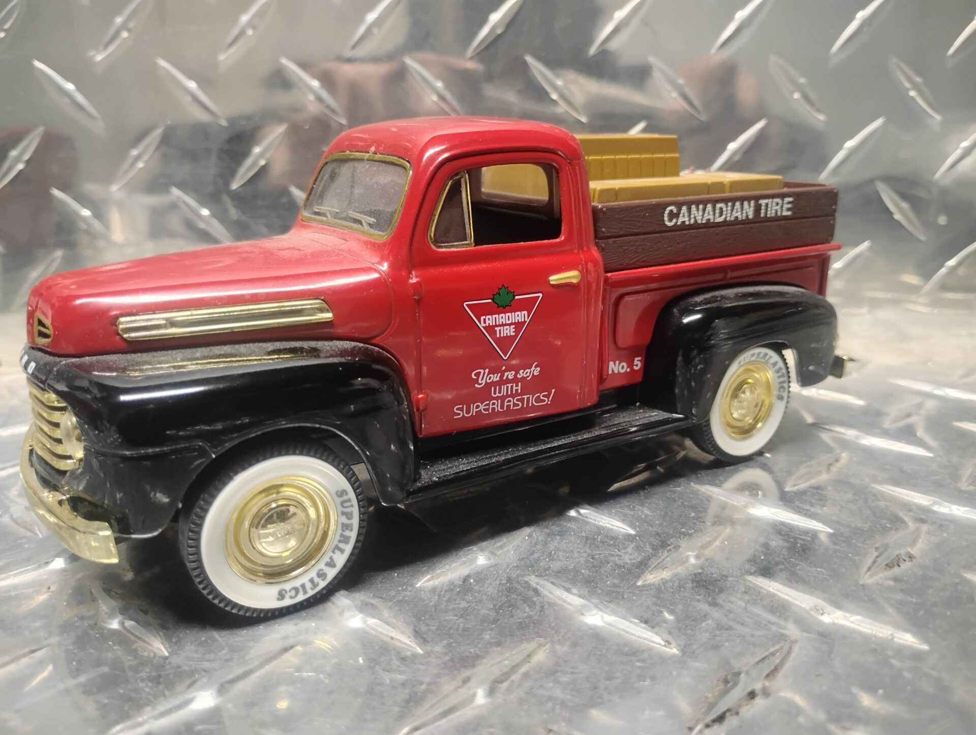 1948 Canadian Tire pick up truck Bank