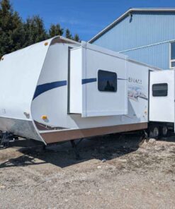 Denali 32 Bumper Hitch Trailer