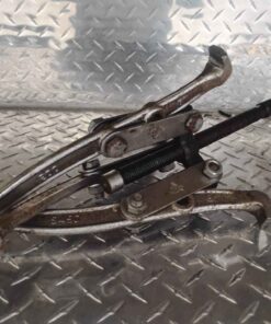 Large 3 jaw gear puller