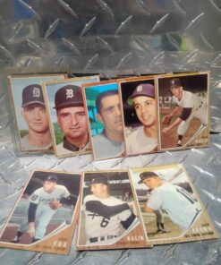 8 Detroit Tigers baseball cards