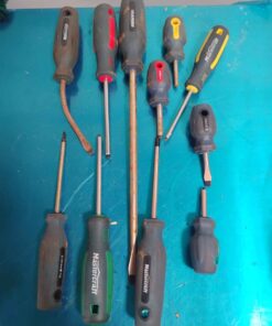 11 Mastercraft screwdrivers