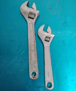 2 adjustable wrenches