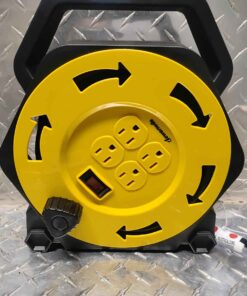 25 foot retractable extension cord with 4 outlet