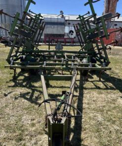 John Deere 960 cultivator