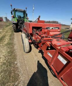 Newholland 575 baler with thrower