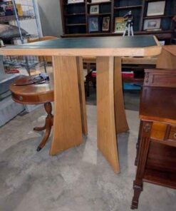 Pedestal Table