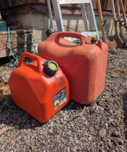 Portable fuel cans