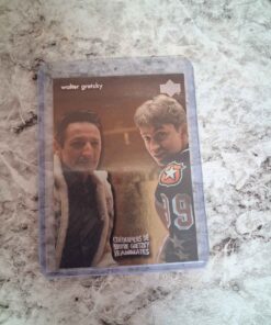 Wayne Gretzky/ Walter Gretzky hockey card